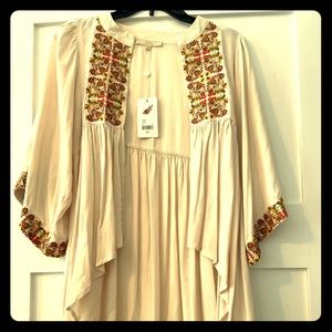 NWT High-Low Chelsea & Violet Kimono